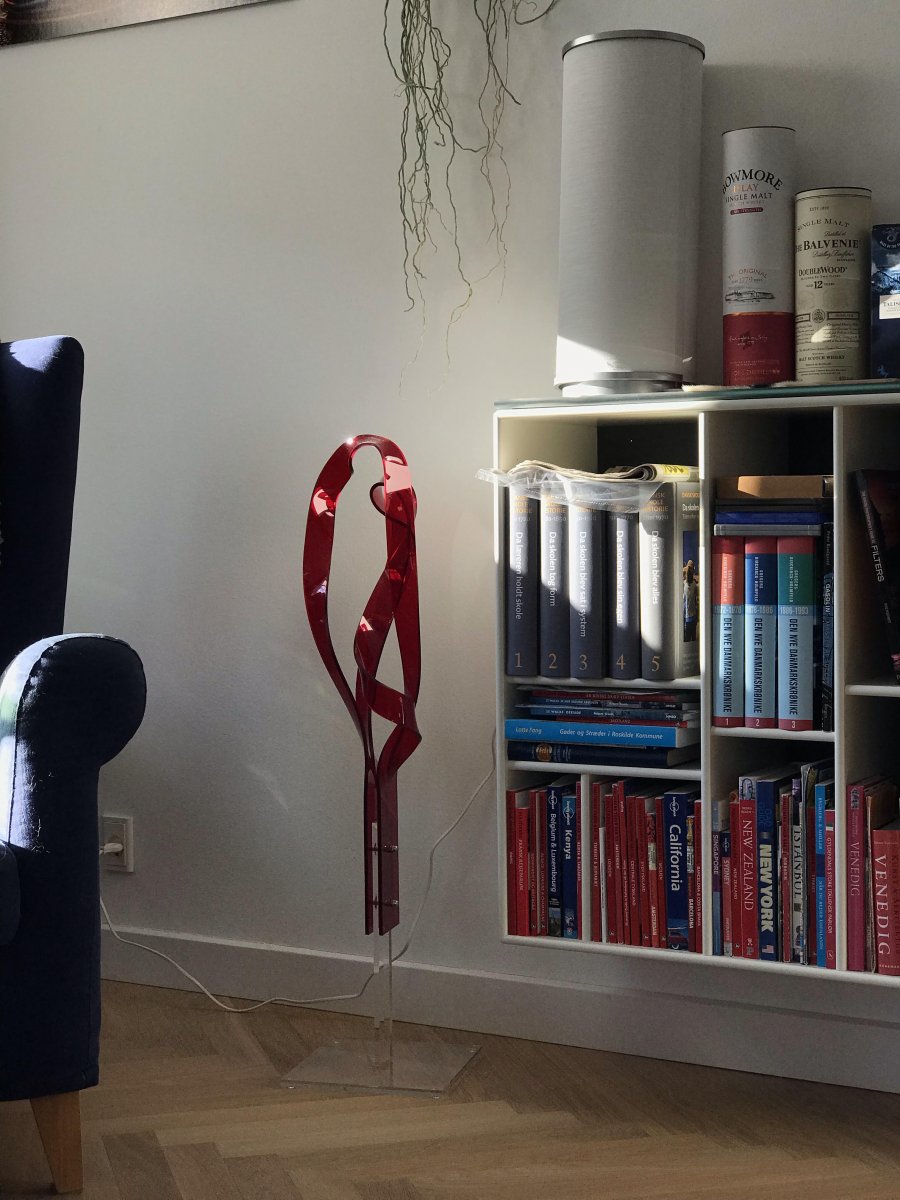 Rød lysskulptur hos Jakob