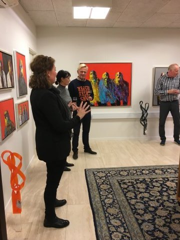 Lone Vlcker holder tale ved ferniseringen hos KonceptQ, Lemvig